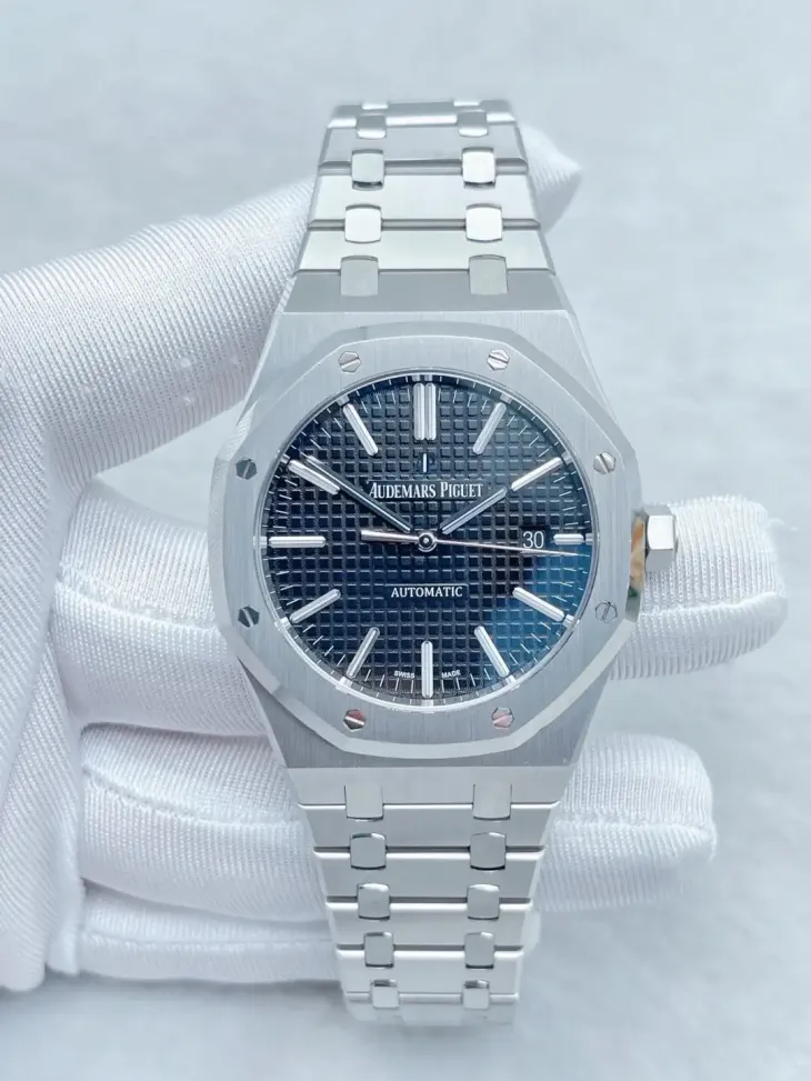 Audemars Piguet Royal Oak Selfwinding Blue 15400ST.OO.1220ST.03