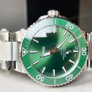 ORIS AQUIS green face CERAMIC bezel SW200 SWISS movement