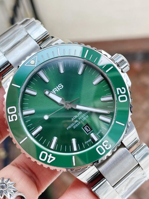 ORIS AQUIS green face CERAMIC bezel SW200 SWISS movement