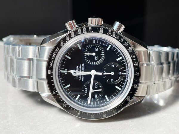 Speedmaster MoonWatch SS Sapphire Crystal Black Dial on SS Bracelet Manual Winding Chrono Movement