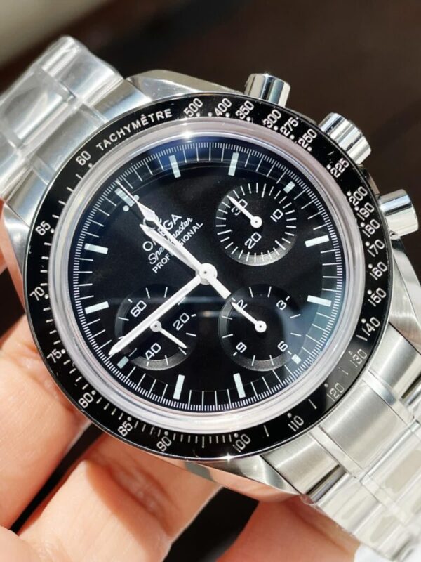 Speedmaster MoonWatch SS Sapphire Crystal Black Dial on SS Bracelet Manual Winding Chrono Movement